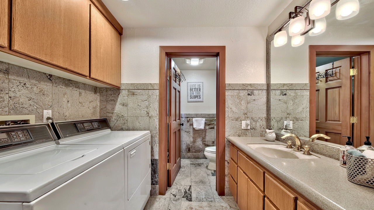 Photo of Bathroom in Lakeridge