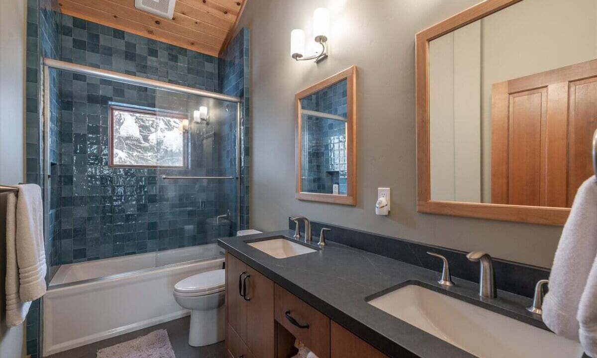 Photo of Bathroom in McKinney Estates
