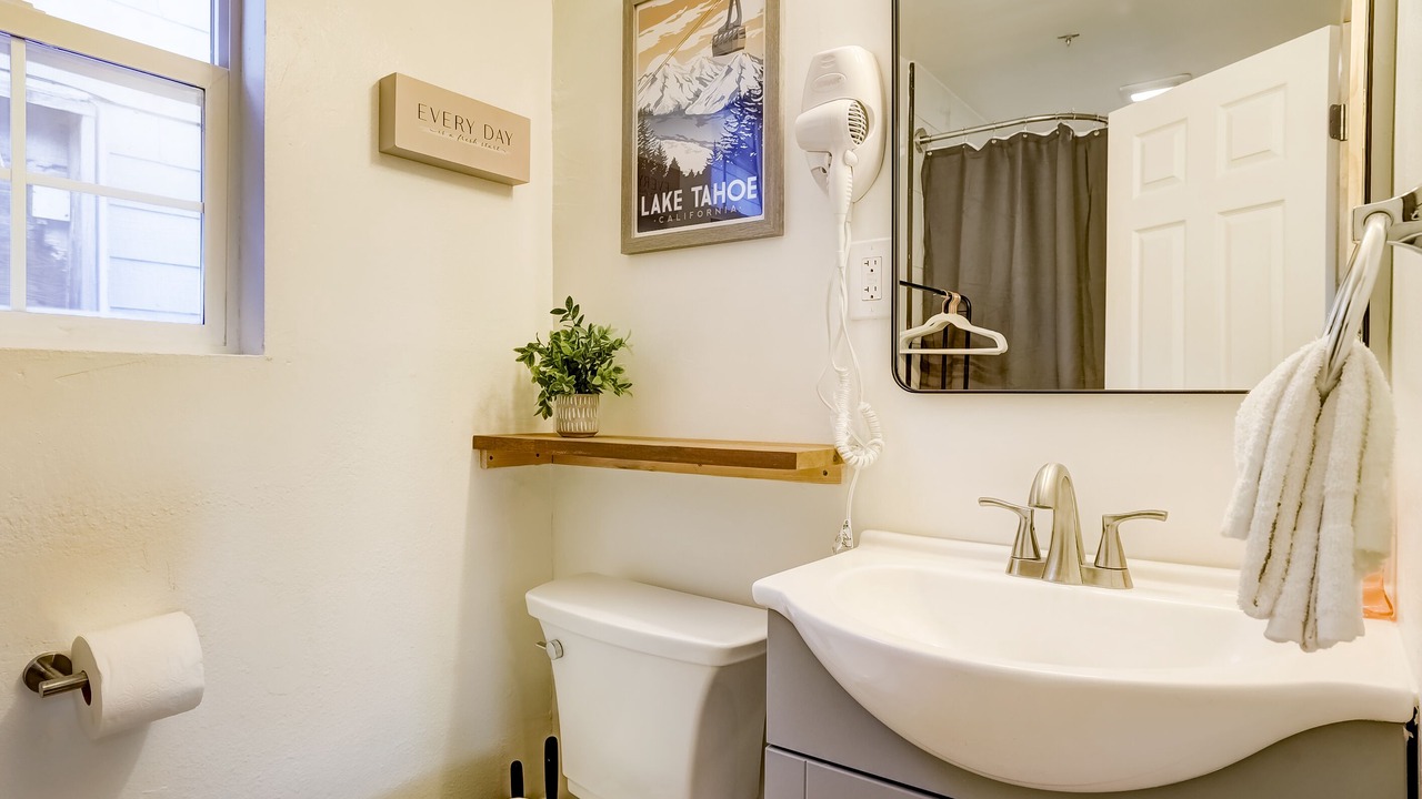 Photo of Bathroom in Sierra Tract