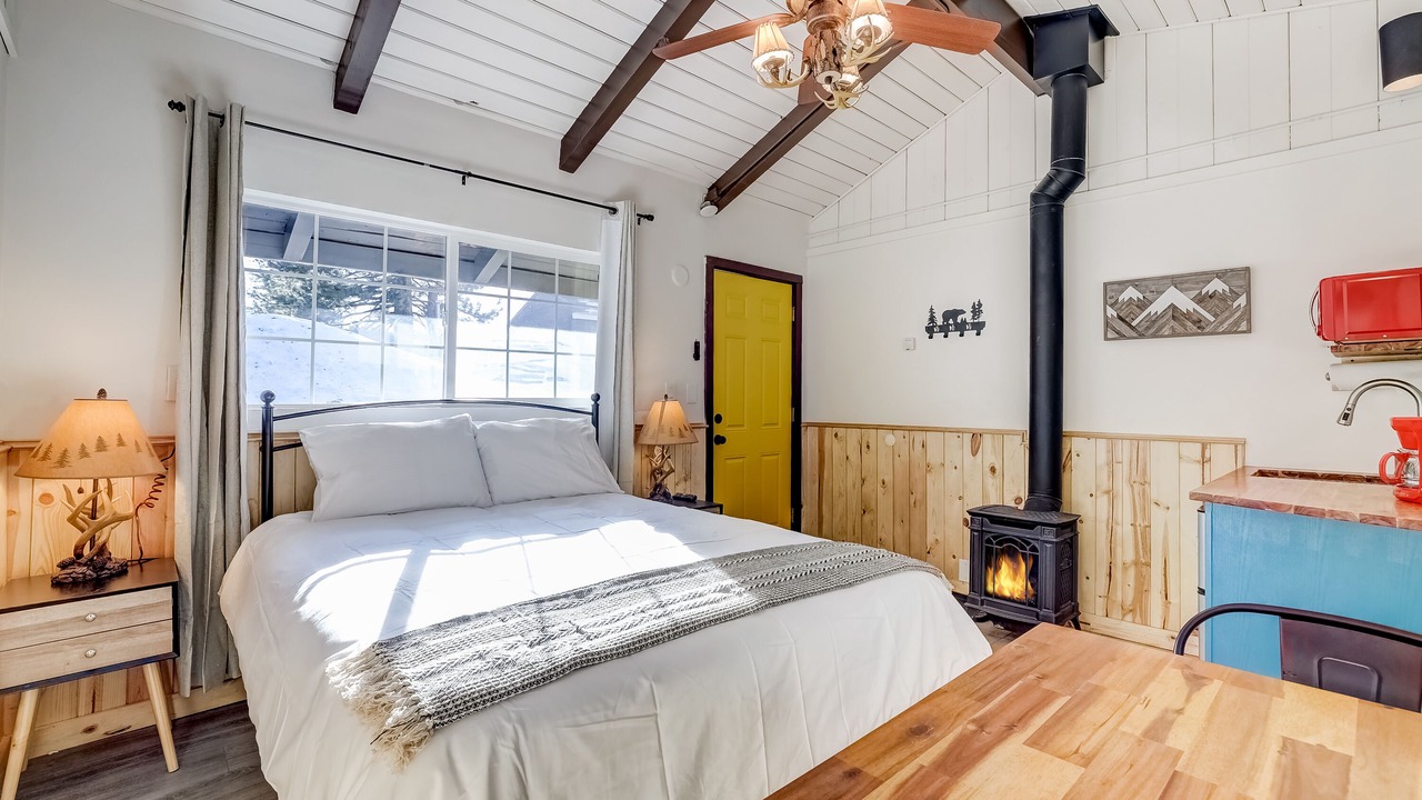 Photo of Bedroom in Sierra Tract