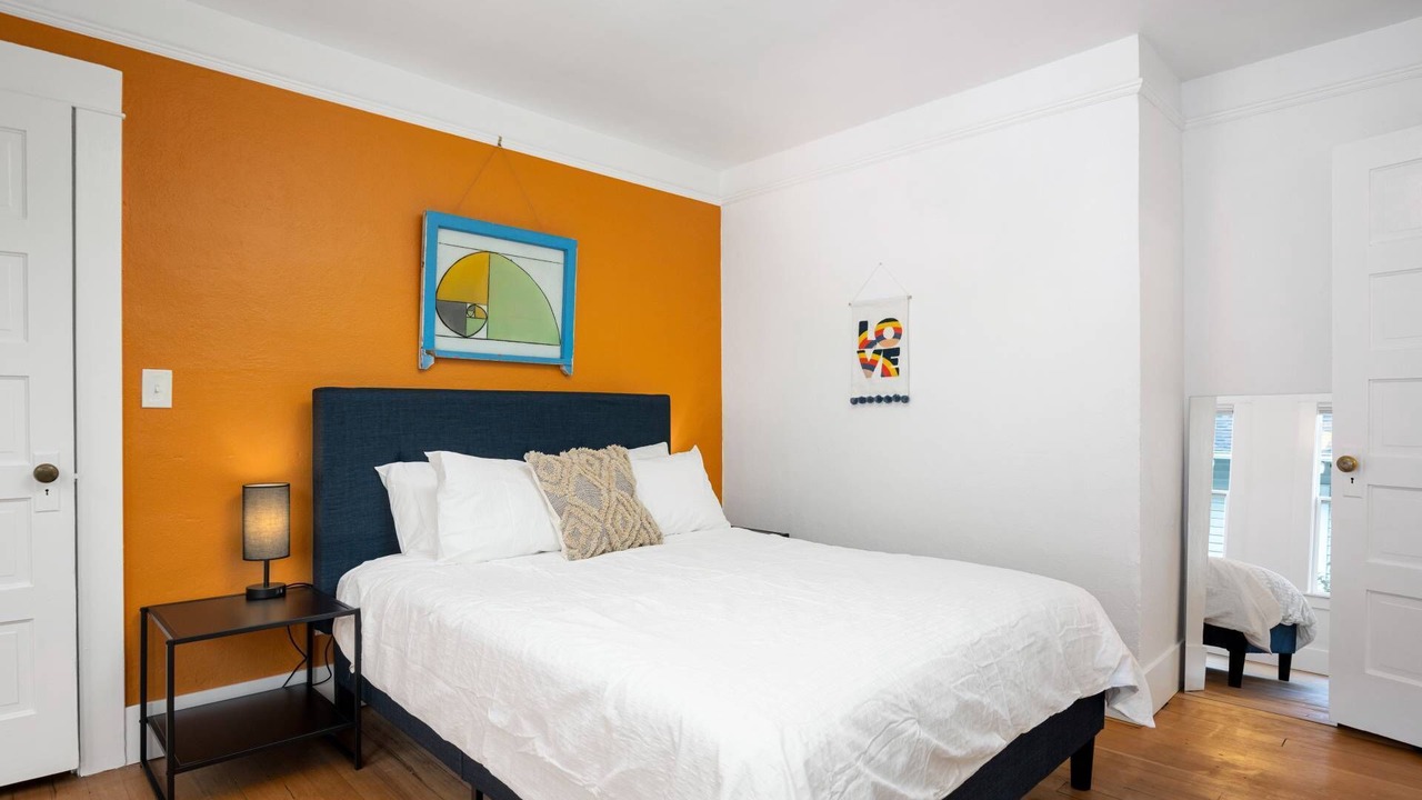 Photo of Bedroom in Foster - Powell