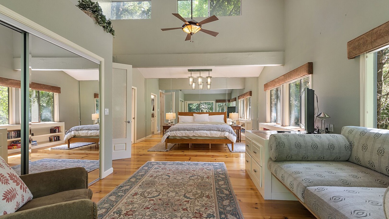 Photo of Bedroom in Cazadero
