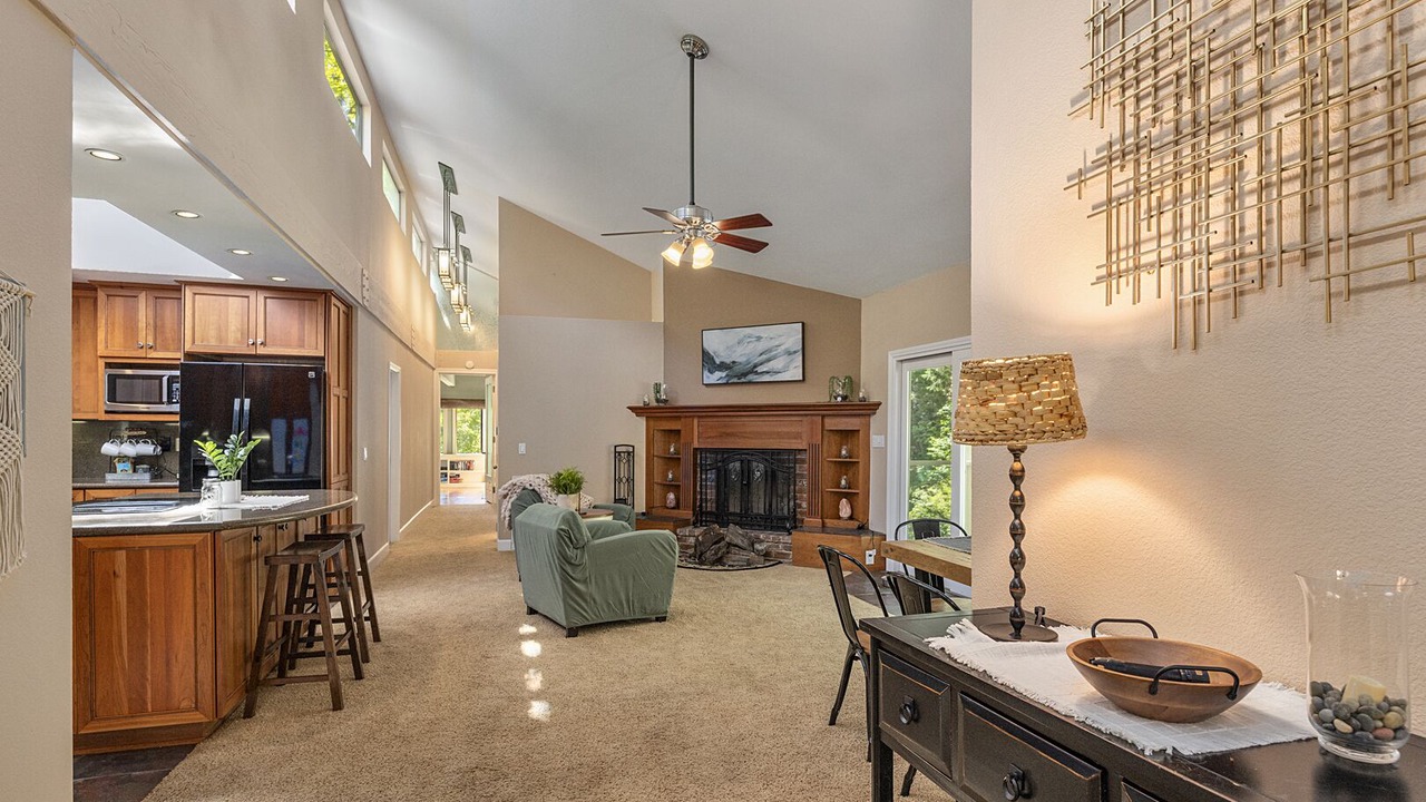 Photo of Livingroom in Cazadero
