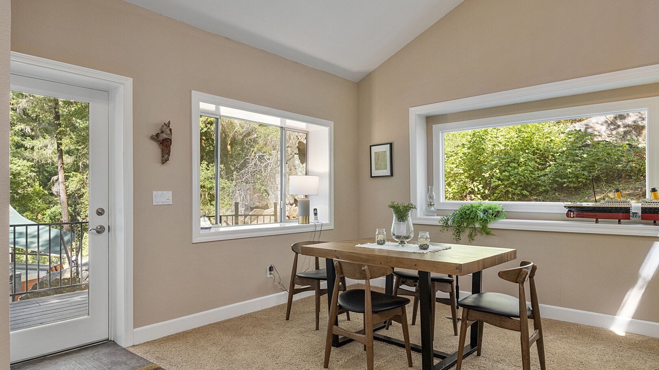 Photo of Bedroom in Cazadero