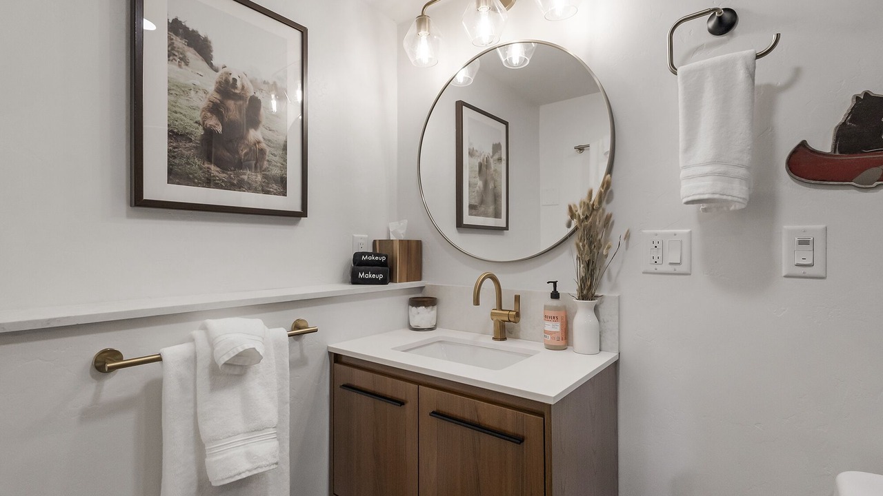 Photo of Bathroom in Lake Almanor Country Club