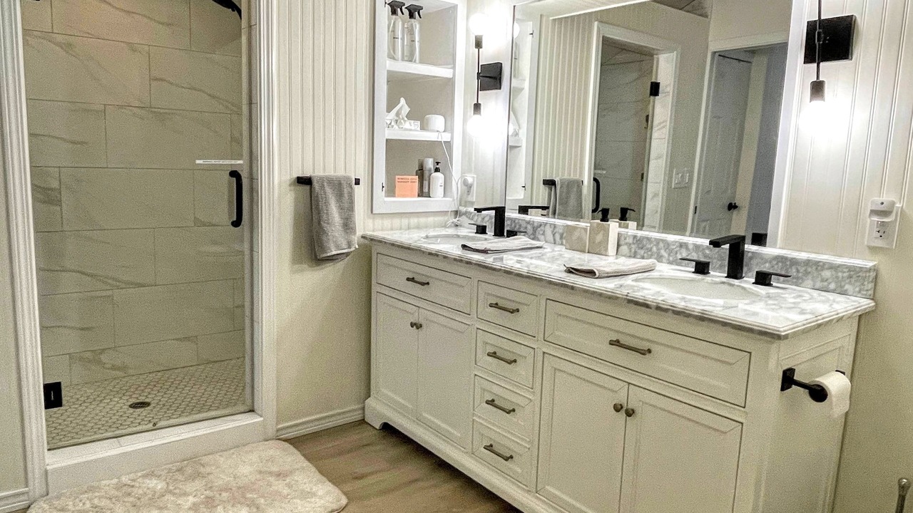 Photo of Bathroom in Geyserville