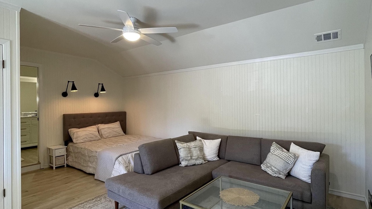 Photo of Bedroom in Geyserville