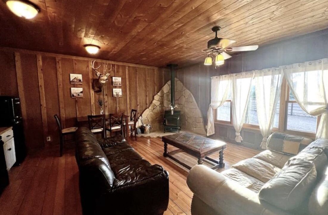 Photo of Livingroom in New Harmony