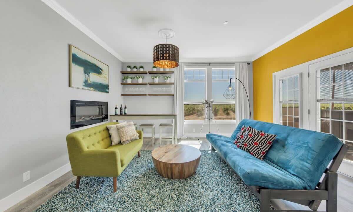Photo of Livingroom in Clarksburg