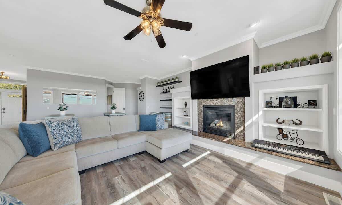 Photo of Livingroom in Clarksburg