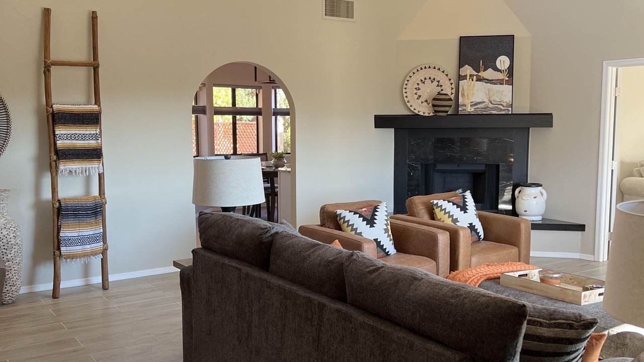 Photo of Livingroom in Oak Creek