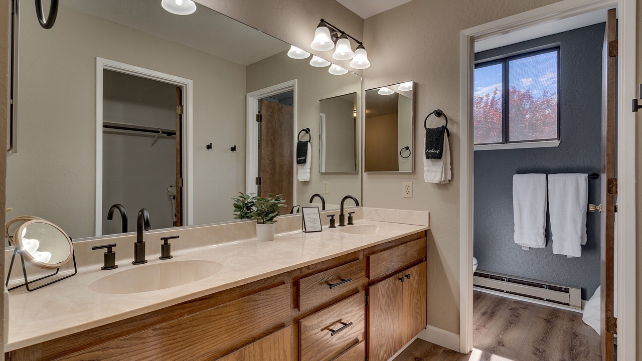 Photo of Bathroom in Plumas Eureka Estates