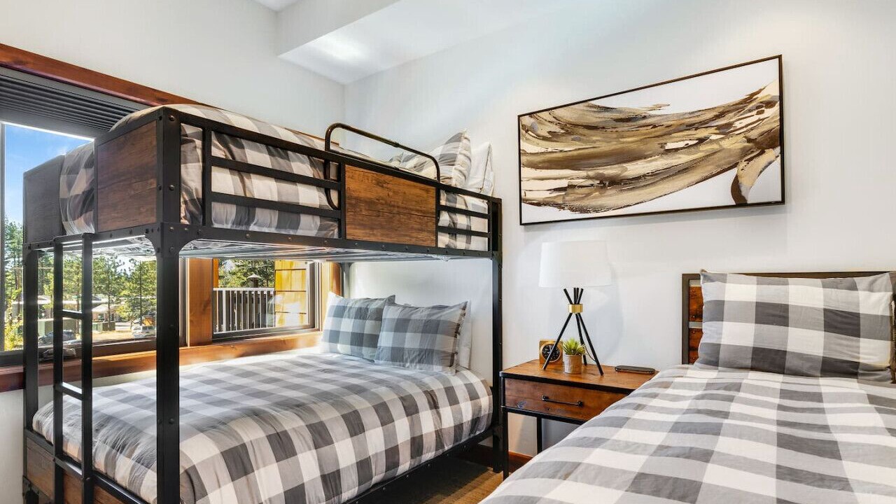 Photo of Bedroom in Lakeside Park