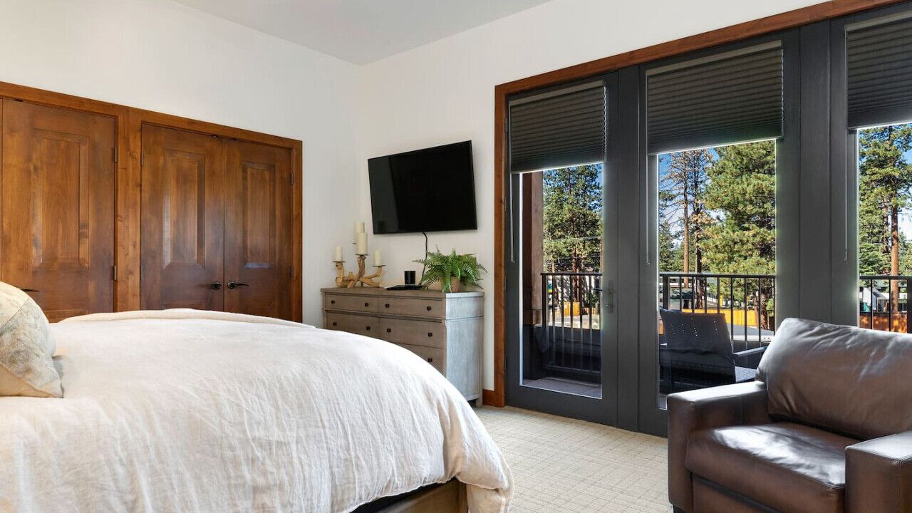 Photo of Bedroom in Lakeside Park