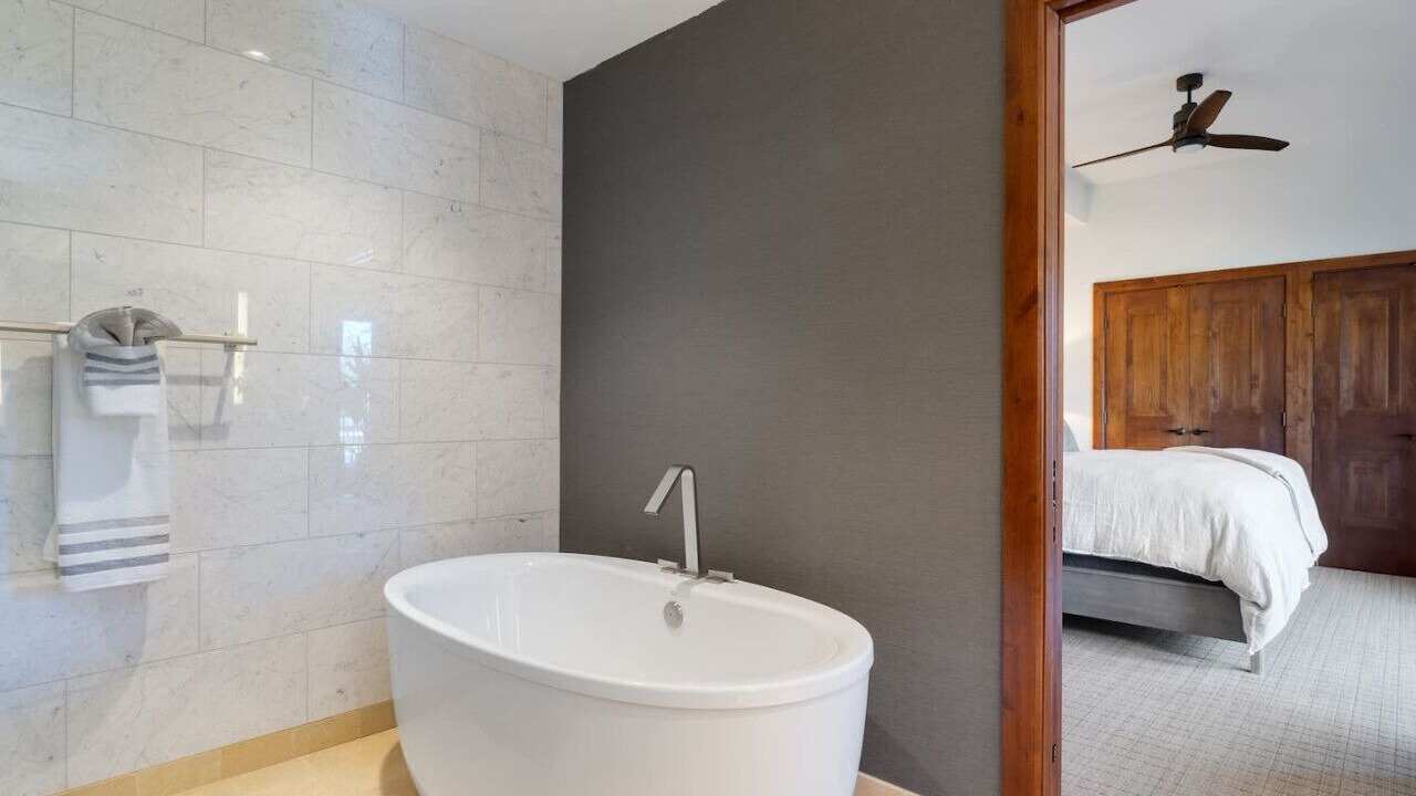 Photo of Bathroom in Lakeside Park