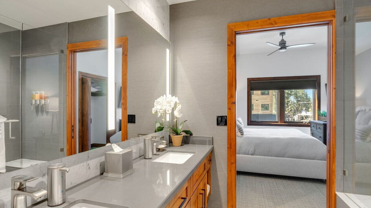 Photo of Bathroom in Lakeside Park