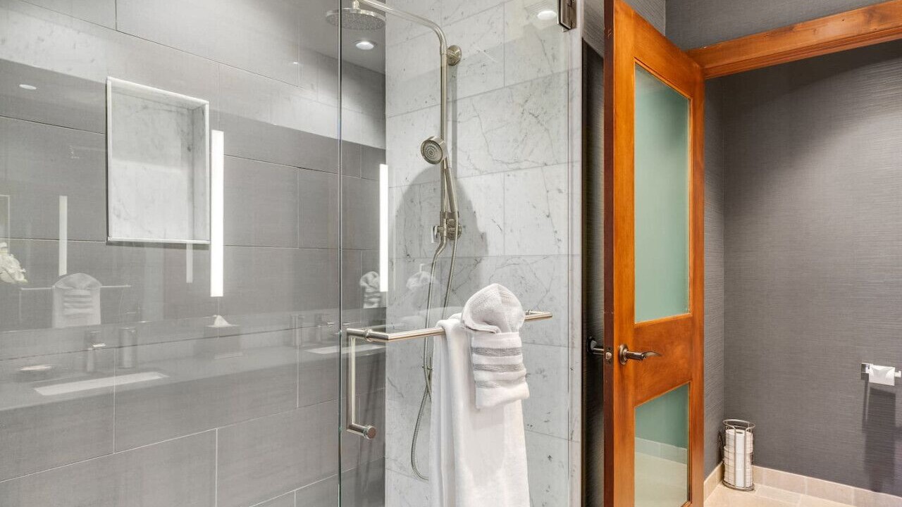 Photo of Bathroom in Lakeside Park