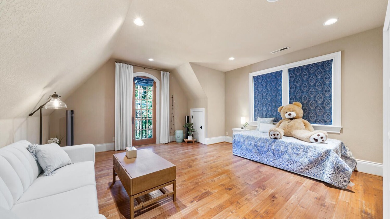 Photo of Livingroom in Lake Grove