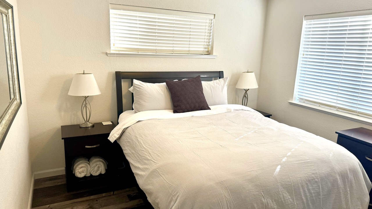 Photo of Bedroom in Oak Shores