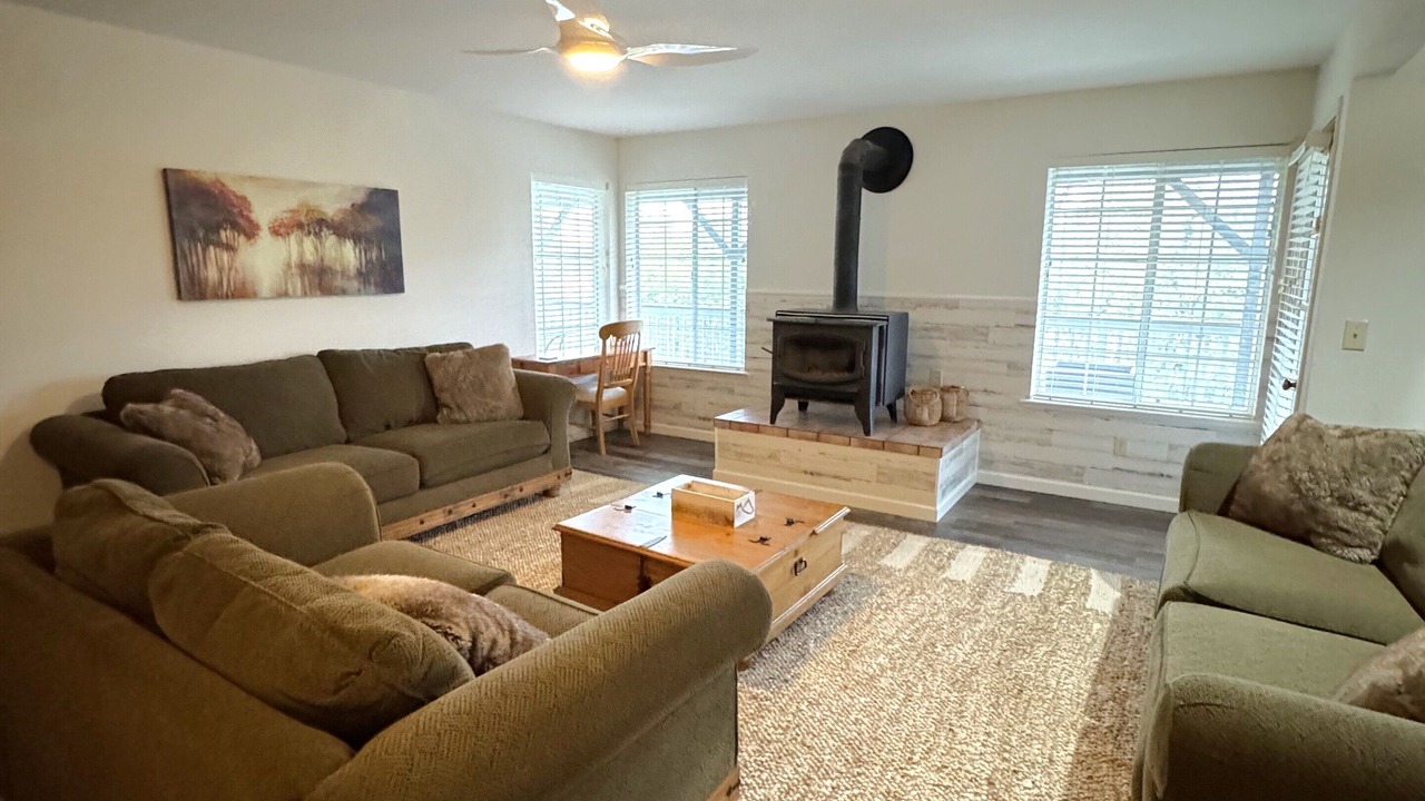 Photo of Livingroom in Oak Shores