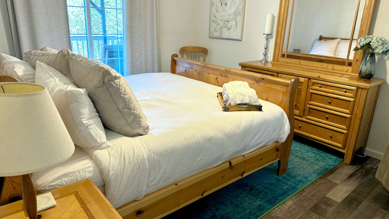 Photo of Bedroom in Oak Shores