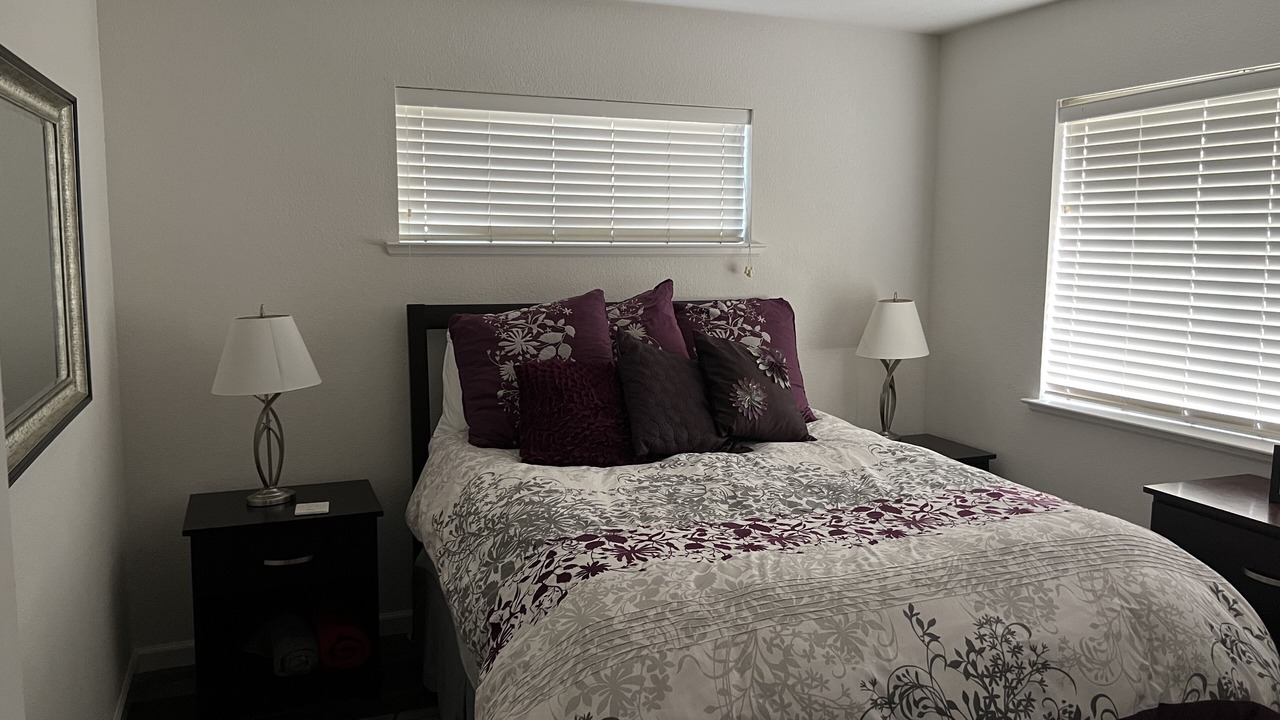 Photo of Bedroom in Oak Shores