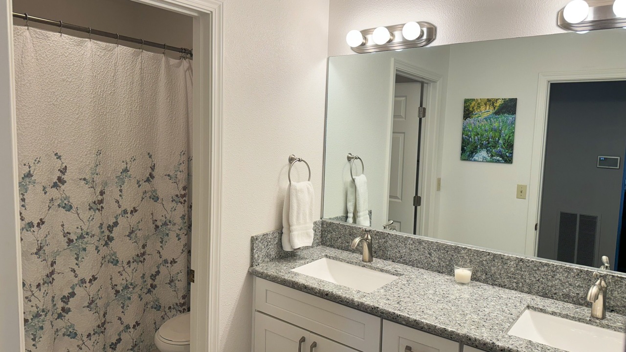 Photo of Bathroom in Oak Shores