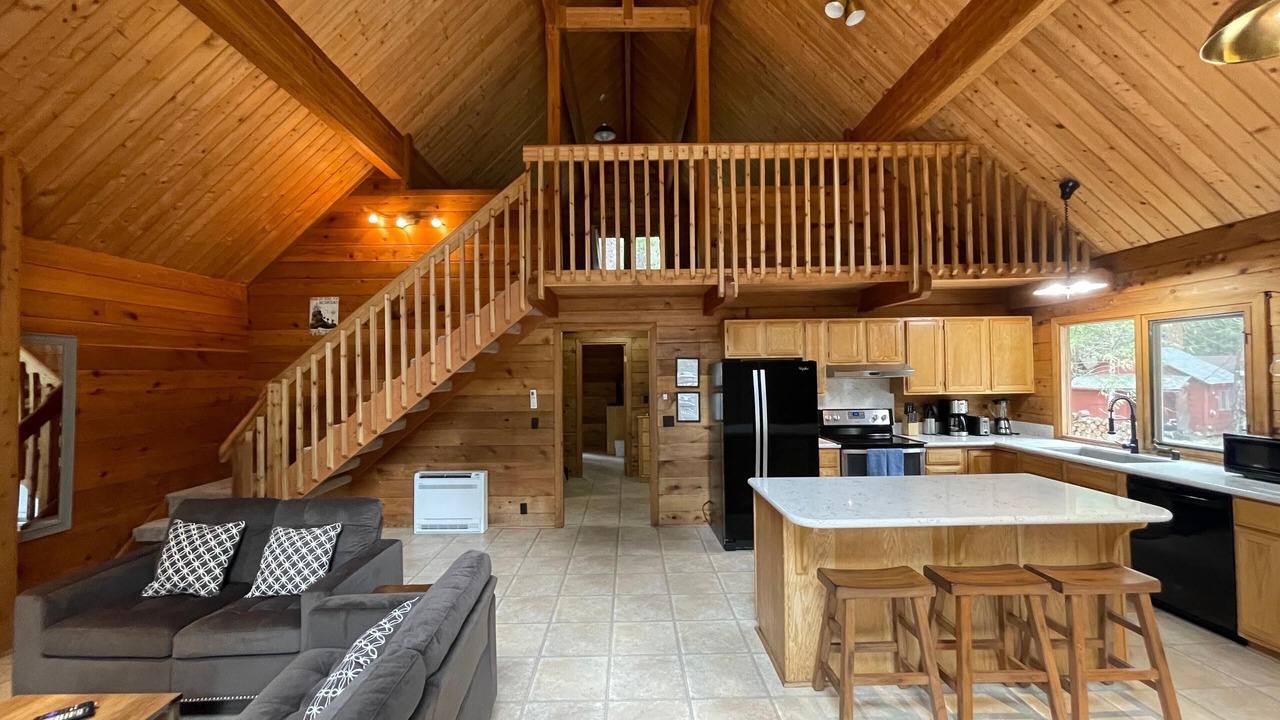 Photo of Livingroom in North Wawona