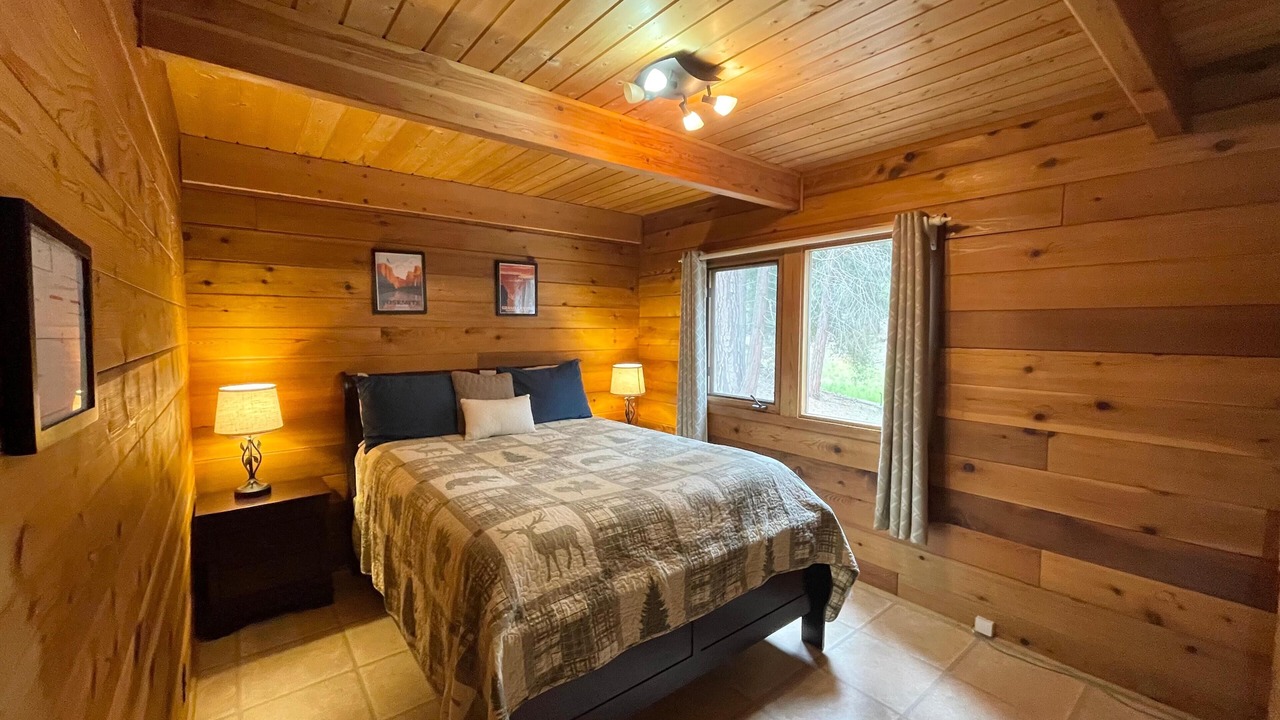 Photo of Bedroom in North Wawona