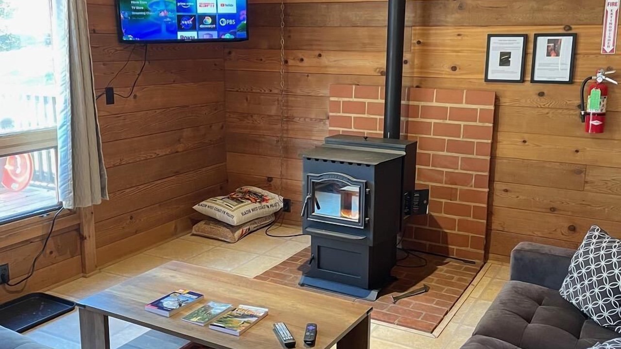 Photo of Livingroom in North Wawona