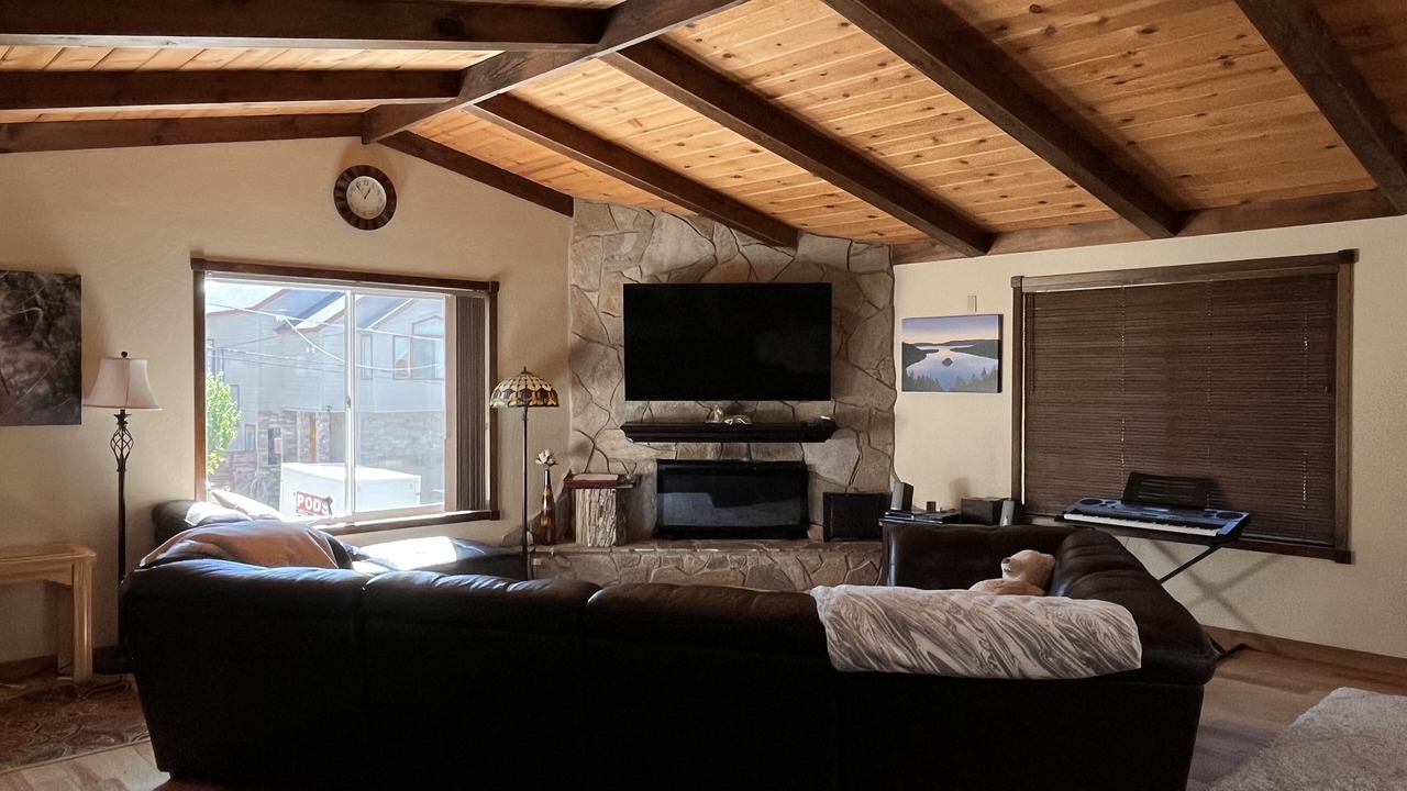 Photo of Livingroom in Montgomery Estates
