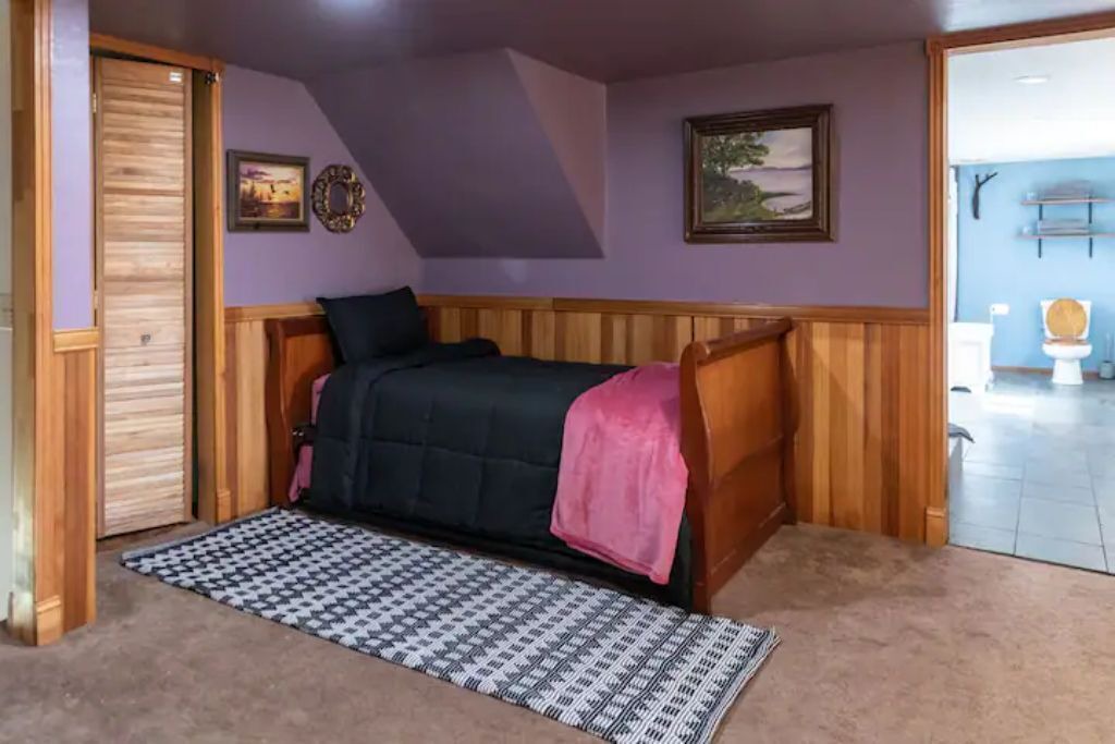 Photo of Bedroom in McCloud