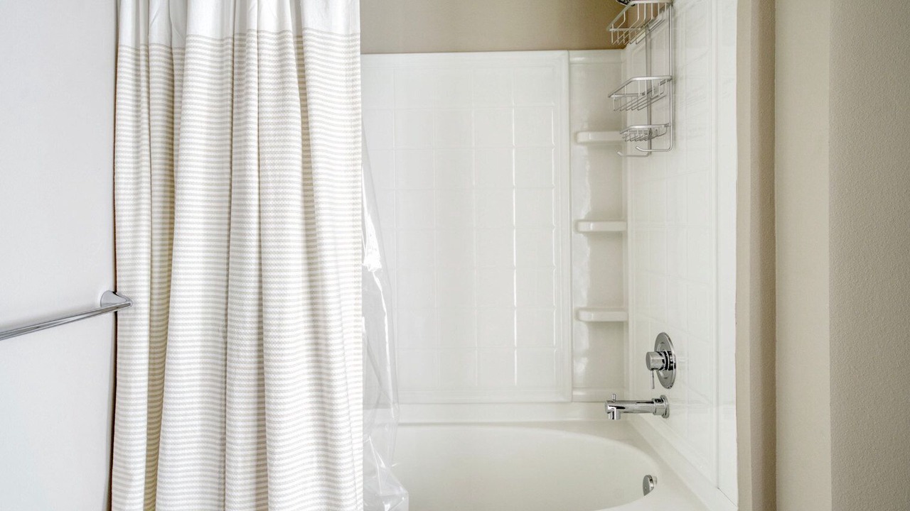 Photo of Bathroom in Central District
