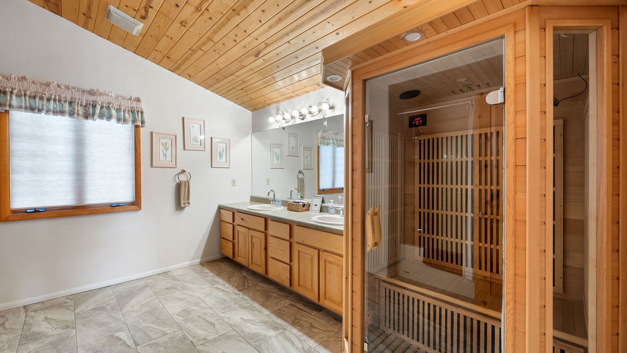 Photo of Bathroom in Highland Pines