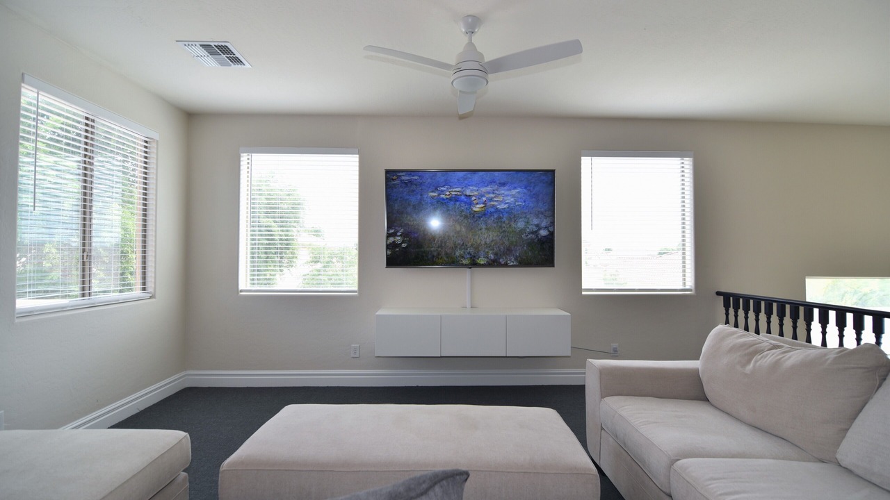 Photo of Livingroom in Rovey Farm Estates