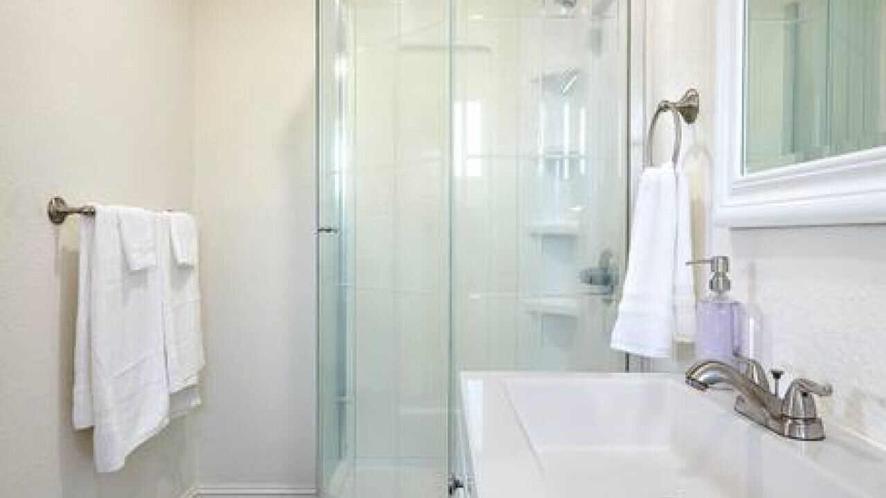 Photo of Bathroom in Raisin