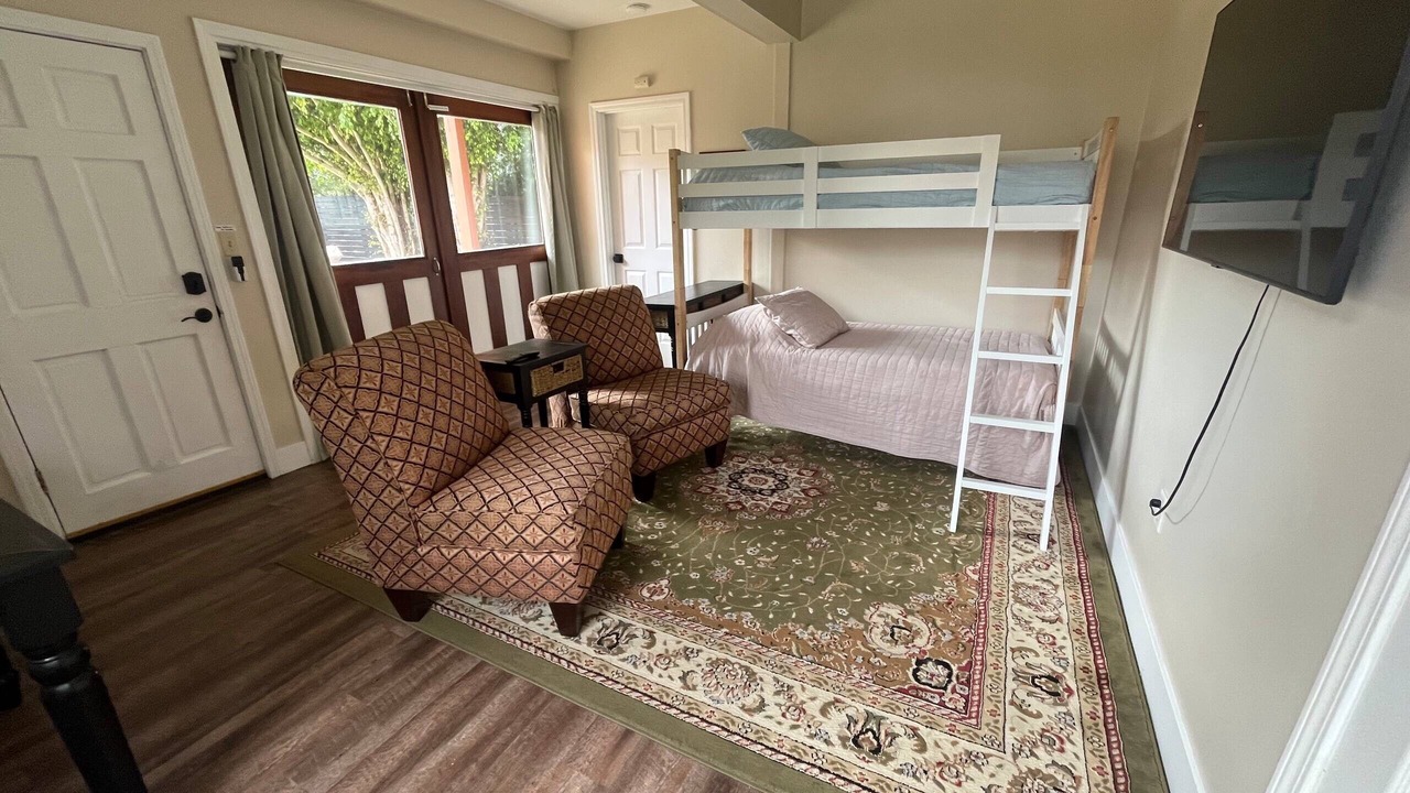 Photo of Bedroom in Cardiff-by-the-Sea