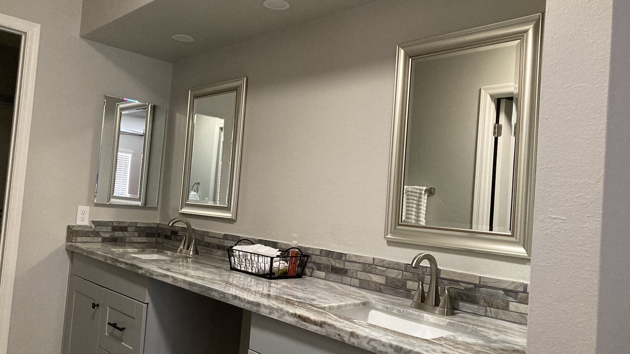 Photo of Bathroom in Fountain of the Sun