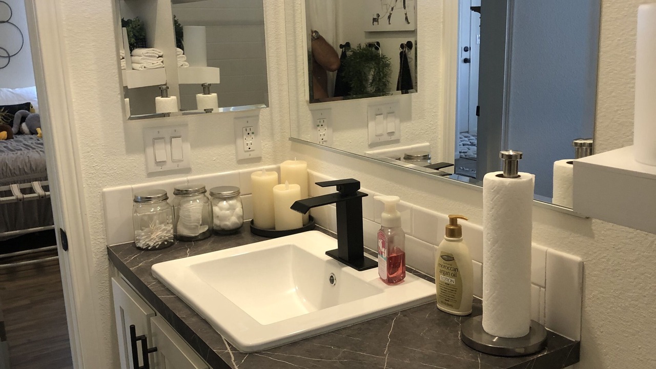 Photo of Bathroom in The Legends