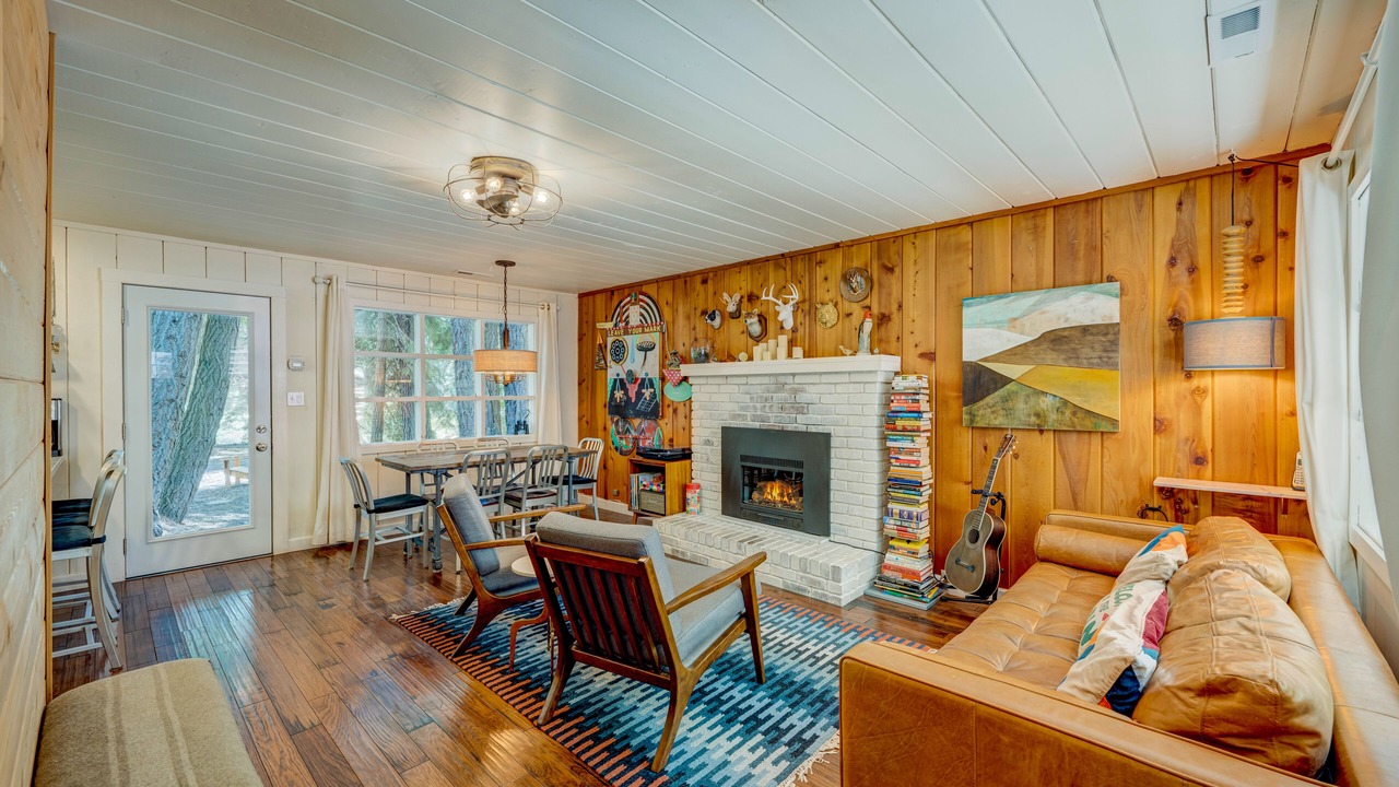 Photo of Livingroom in Tahoe Pines