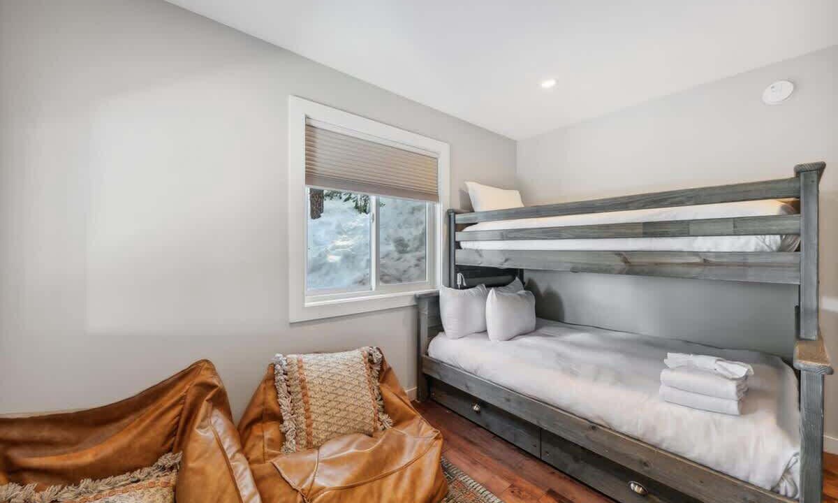 Photo of Bedroom in Kingswood Estates