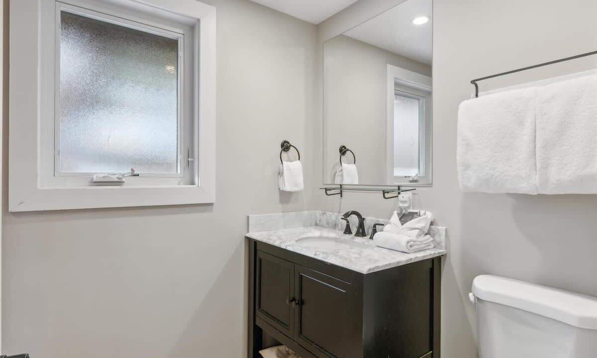 Photo of Bathroom in Kingswood Estates