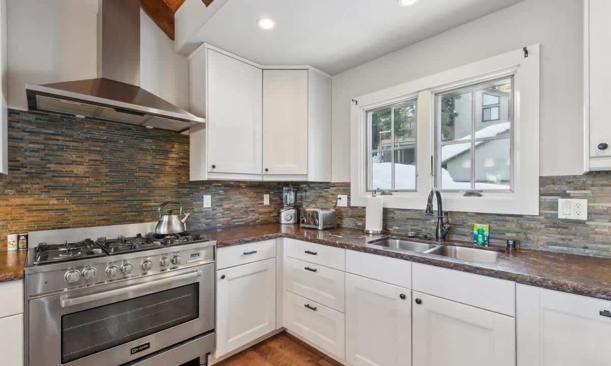 Photo of Kitchen in Kingswood Estates