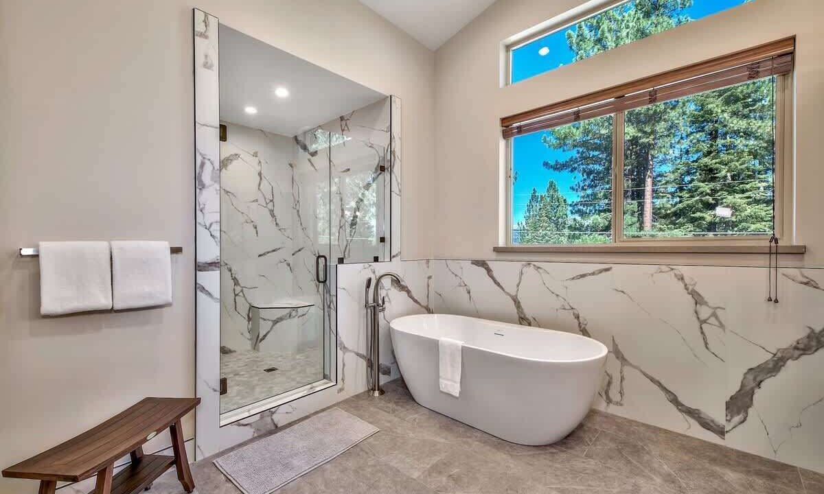 Photo of Bathroom in Country Club Estates