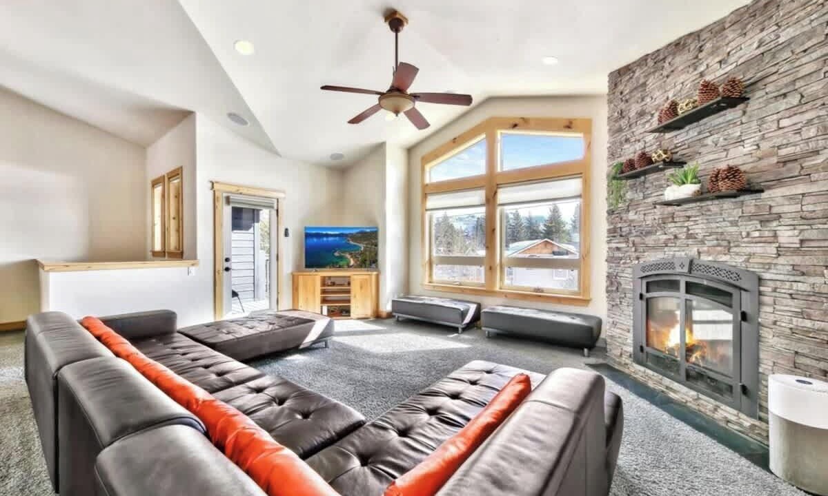 Photo of Livingroom in Mountain View Estates
