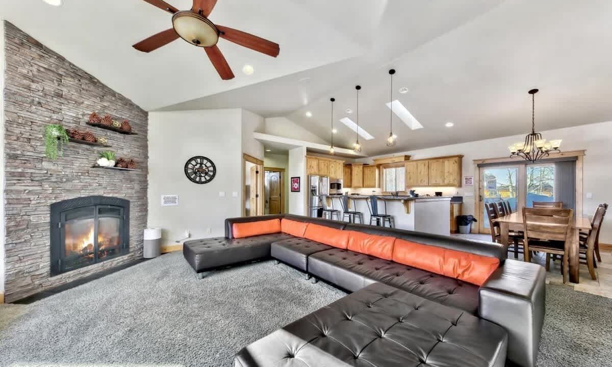 Photo of Livingroom in Mountain View Estates