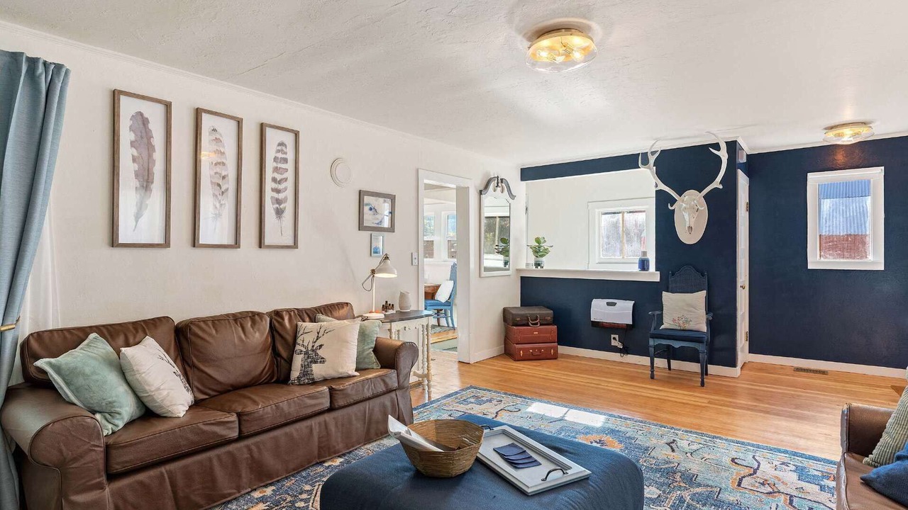 Photo of Bedroom in Dunsmuir
