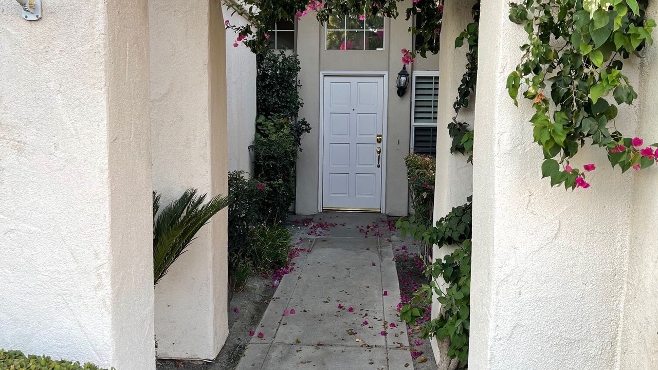 Photo of Outdoor in Raisin