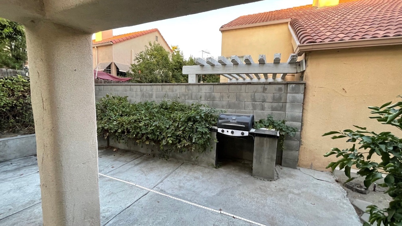 Photo of Patio Balcony in Raisin
