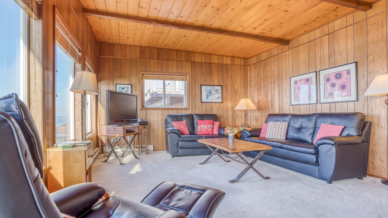 Photo of Livingroom in Seal Rock